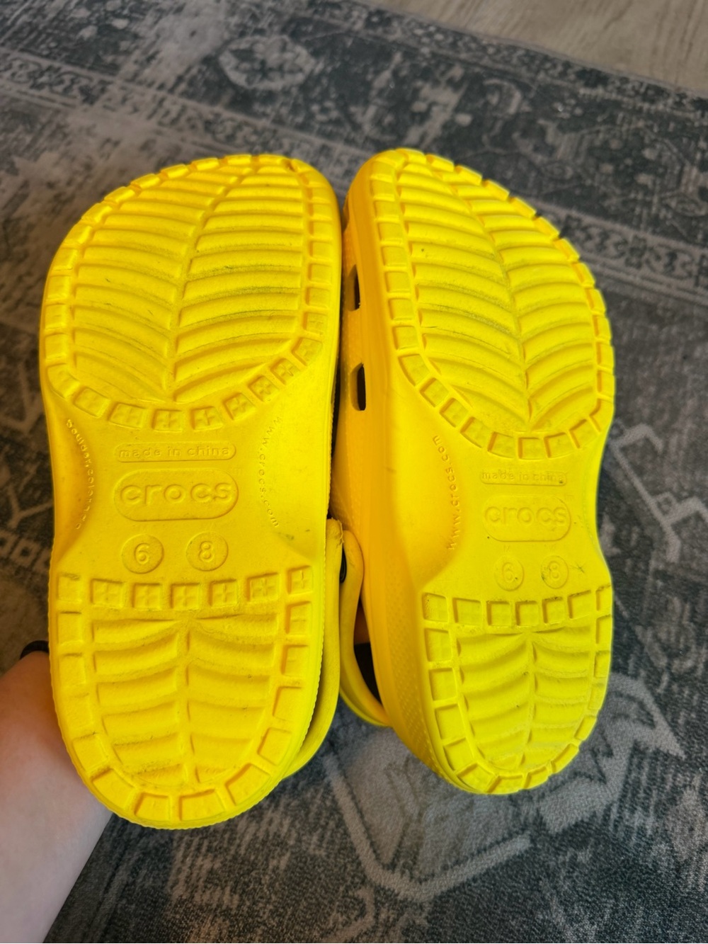 CROCS womens Bright Yellow Classic Clogs size 8 - Picture 4 of 5